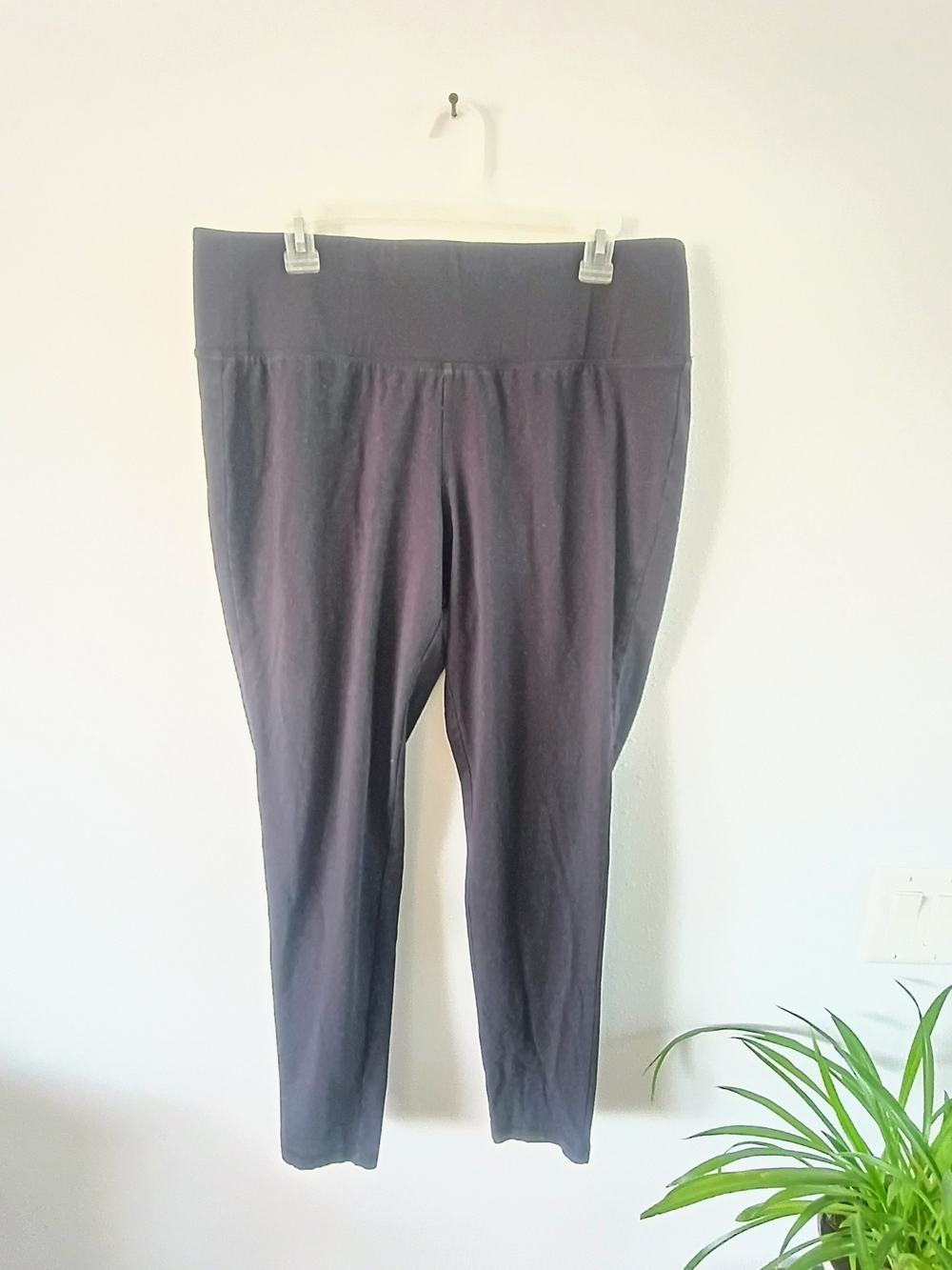 LIVI Lane Bryant Black Capri Leggings Plus Size 18/20 Cotton Stretch Yoga Pants